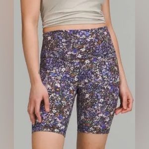🍋LULULEMON🍋 Purple Floral Align Bike Shorts Size 6